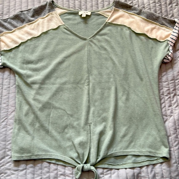 Umgee Top - Picture 2 of 6